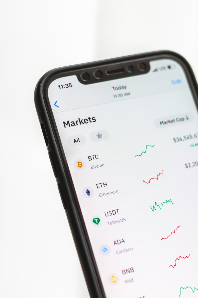 Скандал с LIBRA: как президент Аргентины уничтожил свою цифровую репутацию одним твитом