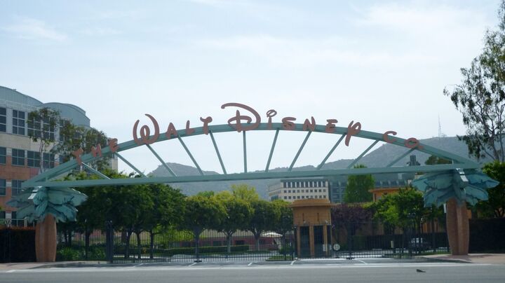 Disney уволила 300 человек в ту же неделю, когда отчиталась о рекордной прибыли