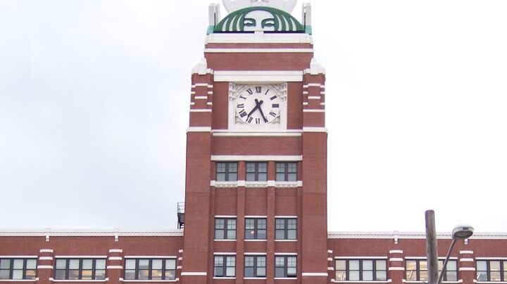 Starbucks открыл два кафе в Синьцзяне. И замолчал.